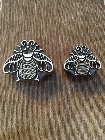 Sisters Queen bee wood stamp; Sister bumblebee;Pottery Stamp, scarpbooking stamp,Indian Hand Carved Stamp,