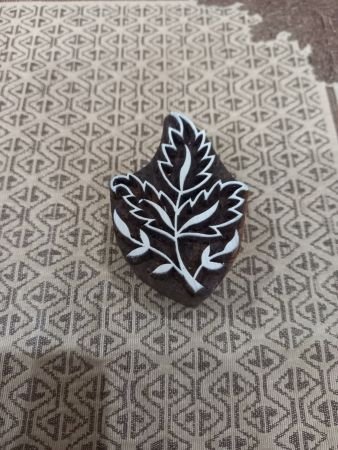 A Leaves with leaves pottery stamp ceramic mould scrapbooking tjap batik printing floral carved stamps.