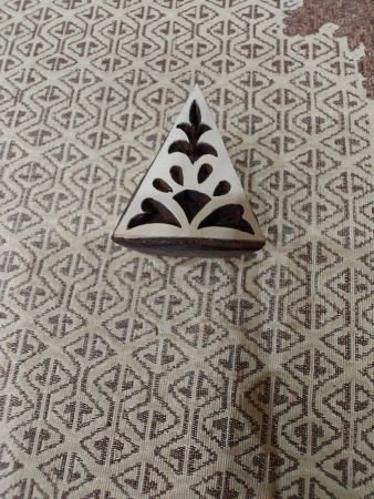 Mini triangle pottery stamp ceramic mold scrapbooking tjap batik printing floral carved stamps.